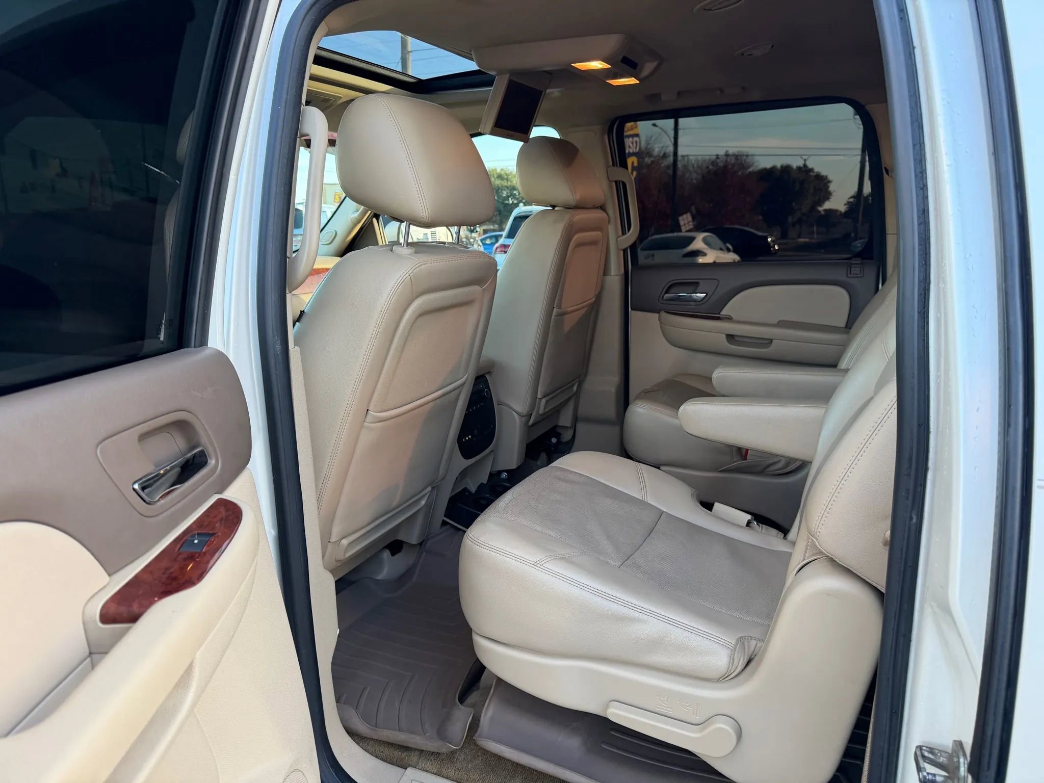 Used 2012 GMC Yukon XL SLT image 11