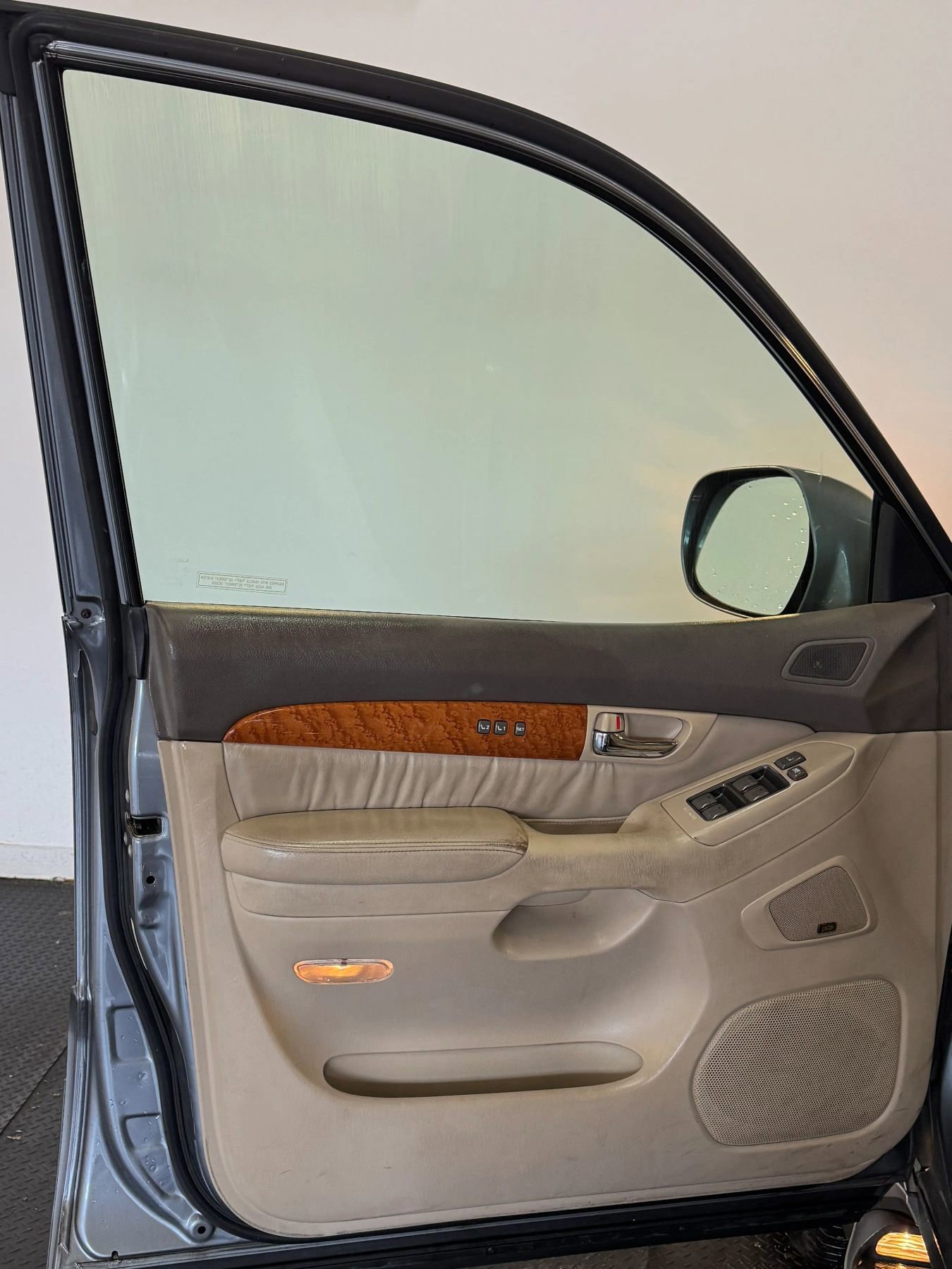 Used 2004 Lexus GX 470 image 12