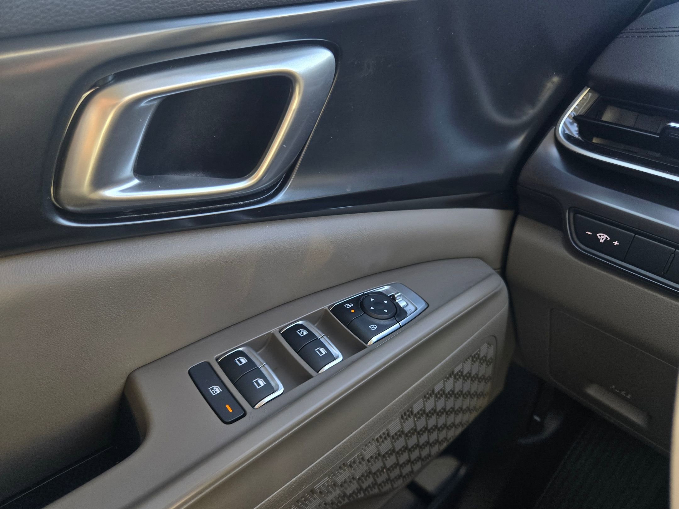 Certified 2025 Kia Carnival image 21