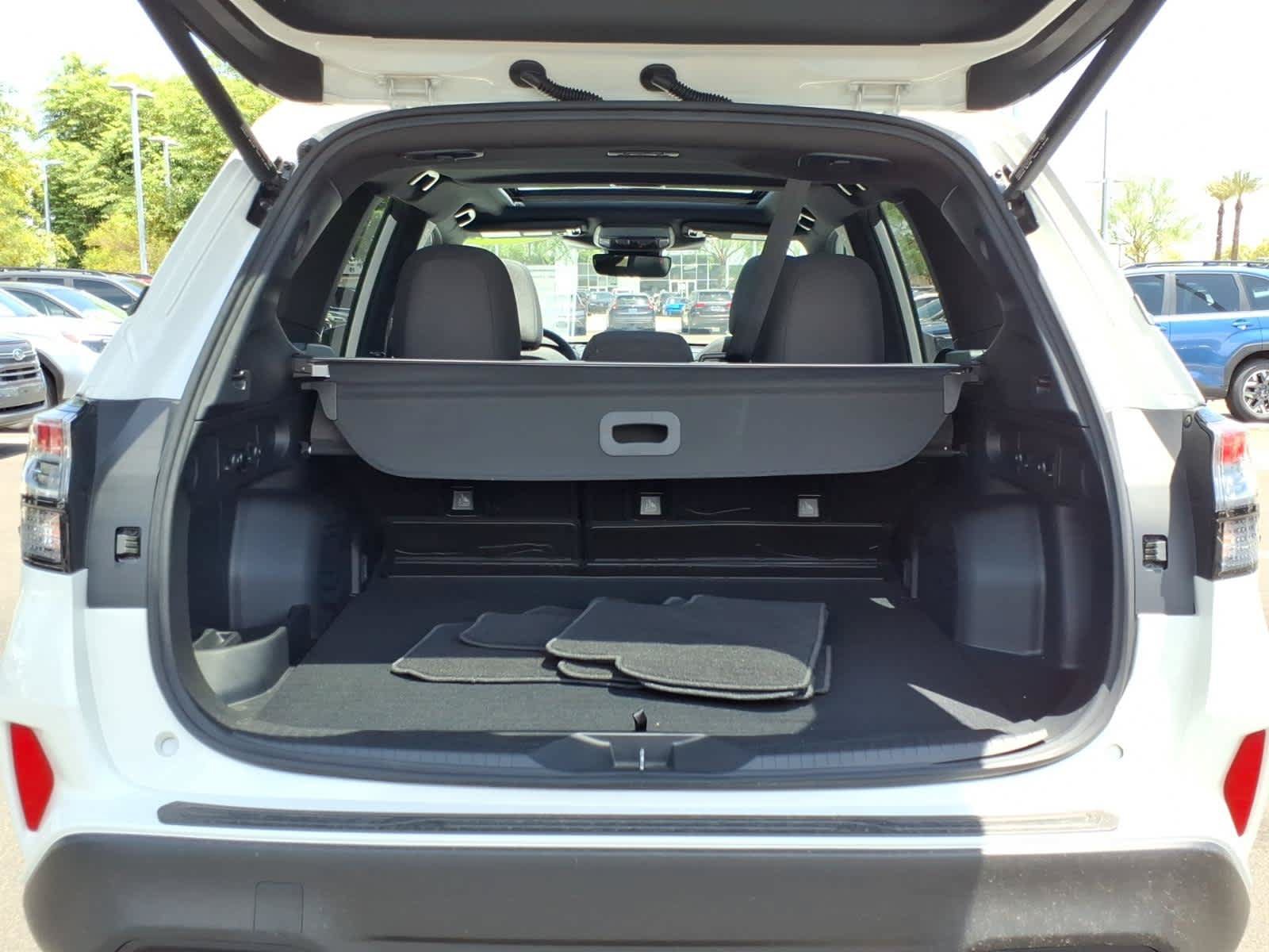 Used 2025 Subaru Forester Premium AWD/4WD image 17
