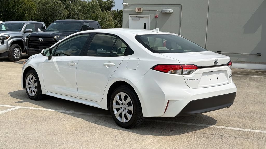 Used 2024 Toyota Corolla LE FWD image 3