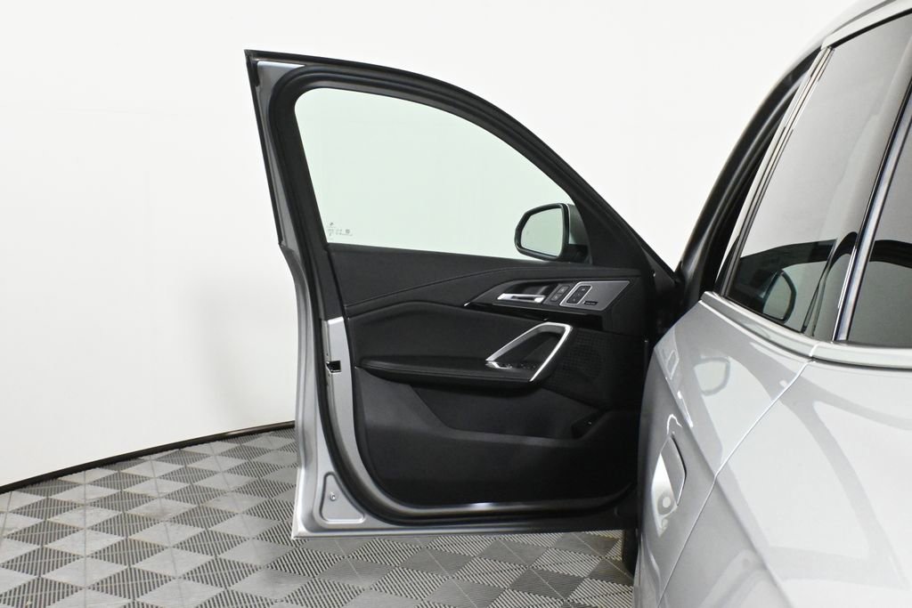 Used 2026 BMW X1 xDrive28i w/ Technology Package image 27