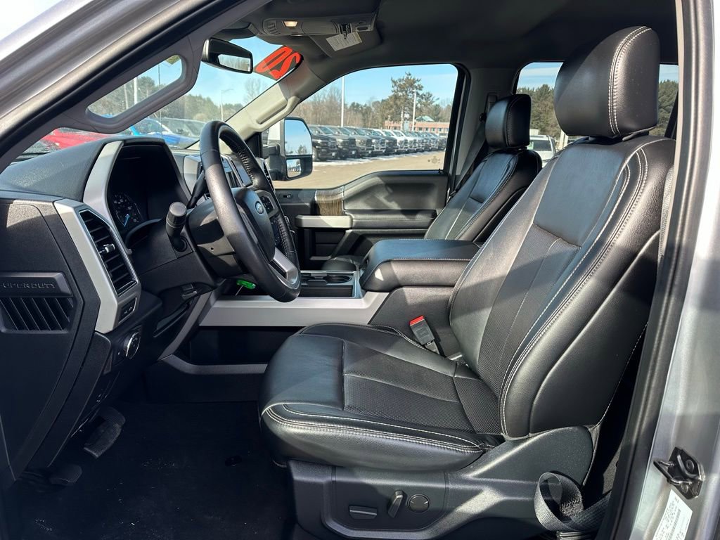 Used 2020 Ford F550 4x4 Crew Cab Super Duty w/ Lariat Value Package image 13