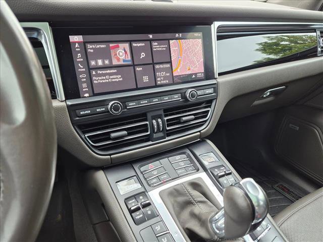 Used 2019 Porsche Macan AWD/4WD image 16