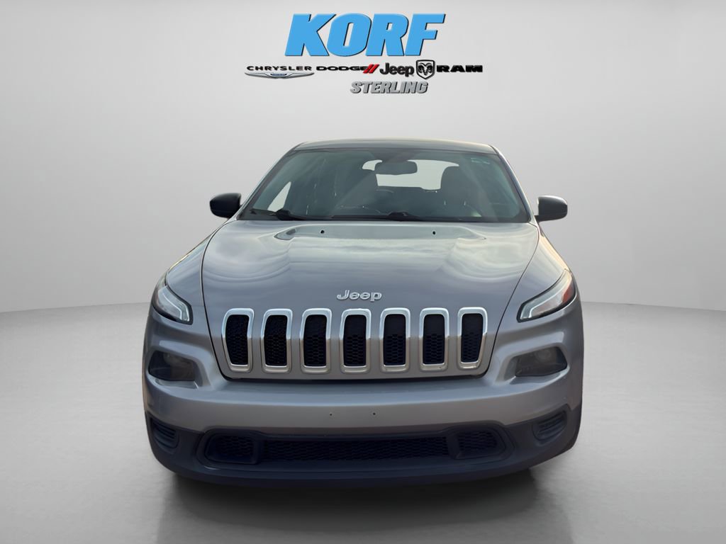 Used 2016 Jeep Cherokee Sport image 2