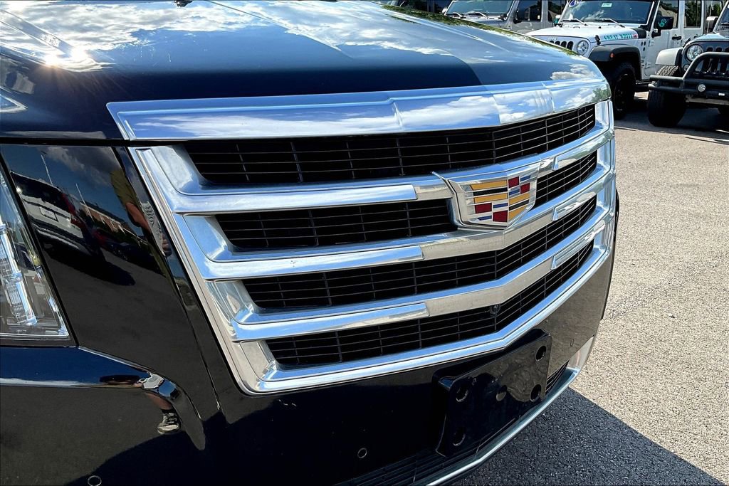 Used 2019 Cadillac Escalade ESV Luxury image 29