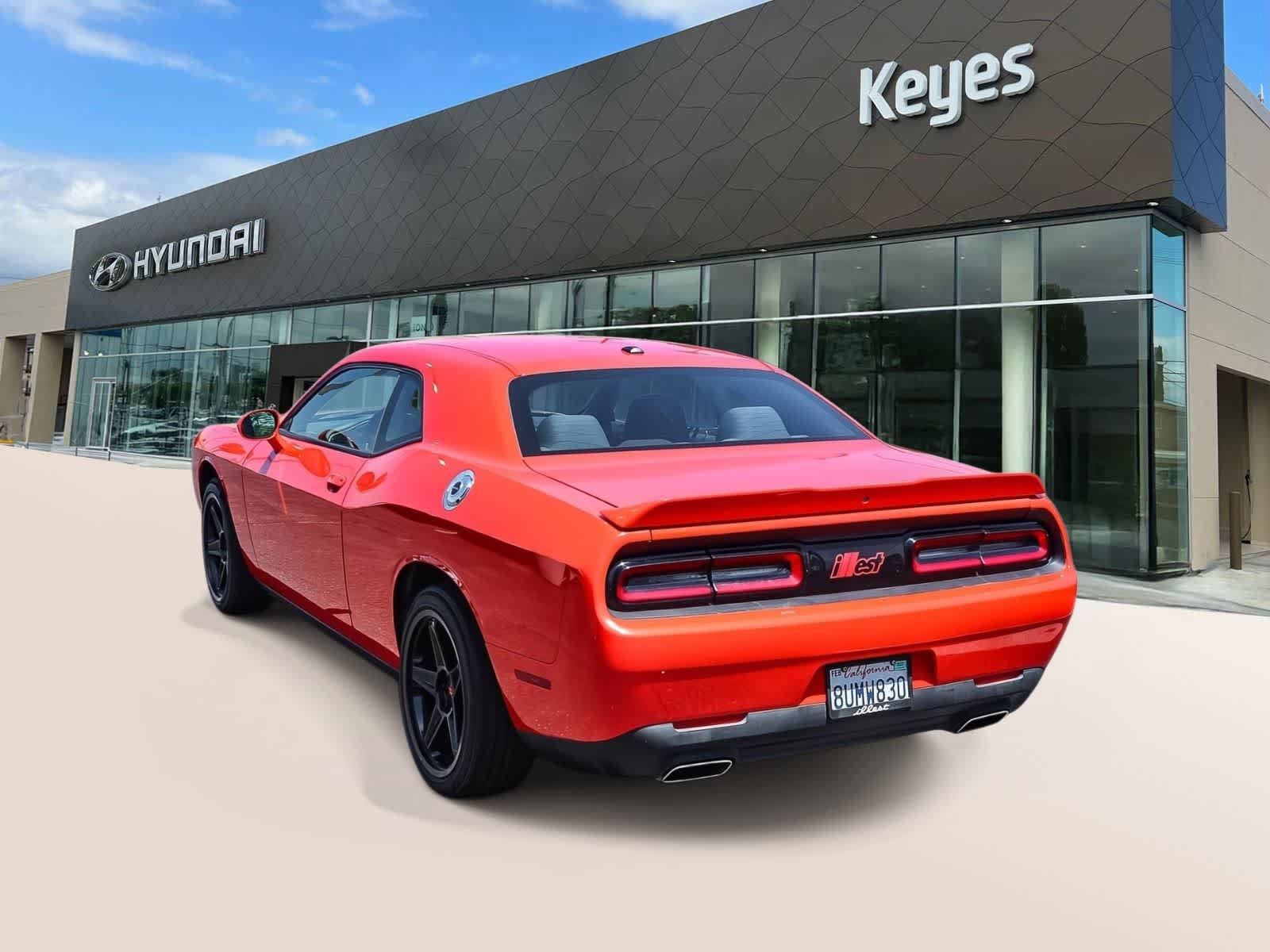 Used 2019 Dodge Challenger SXT RWD image 7