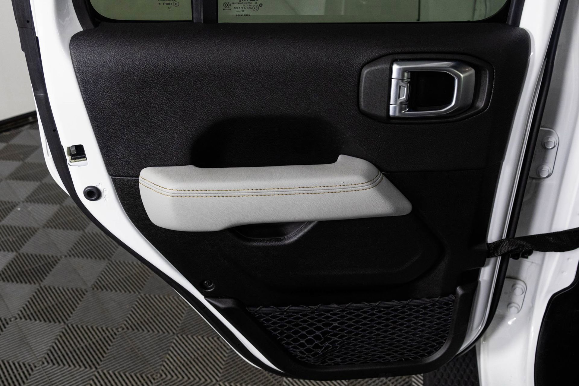 Used 2022 Jeep Wrangler Unlimited Sahara image 39