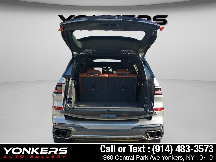 Used 2024 BMW X7 M60i w/ Executive Package image 30