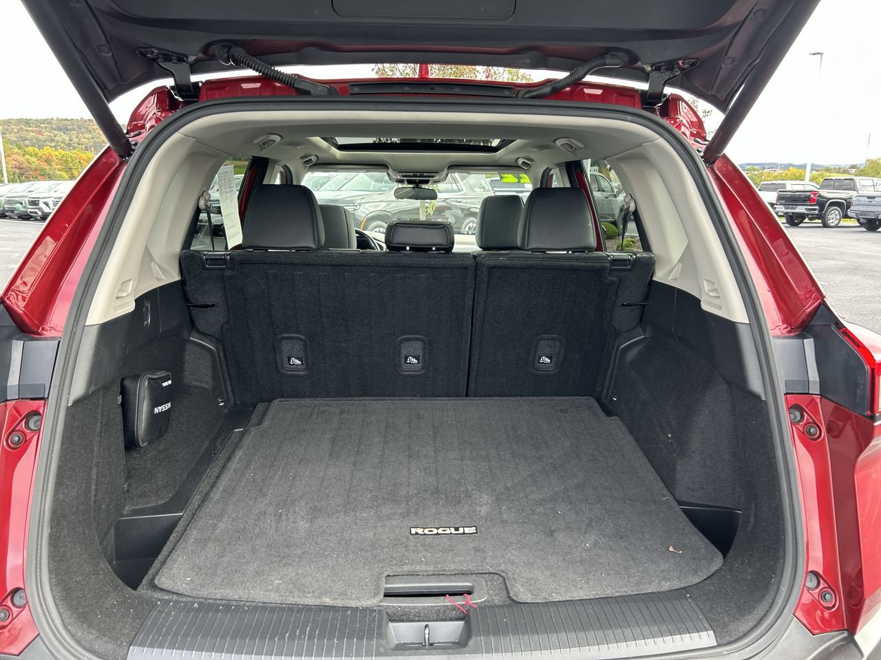 Used 2022 Nissan Rogue SV w/ SV Premium Package AWD/4WD image 18