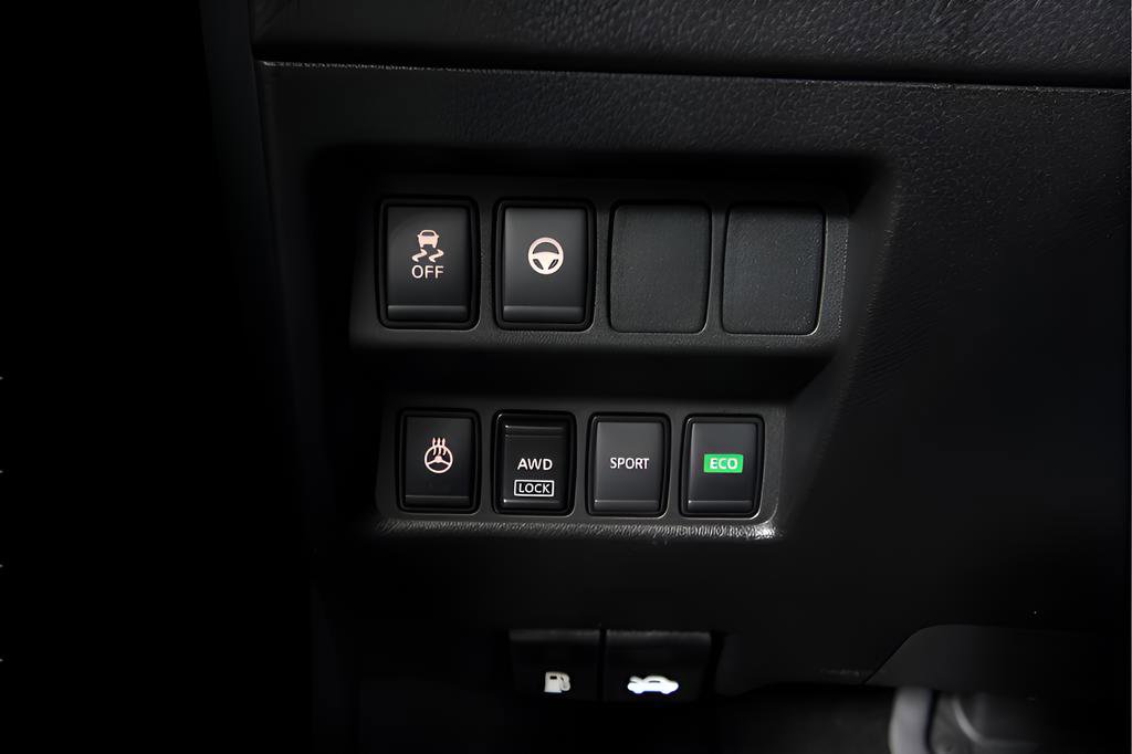 Used 2022 Nissan Rogue Sport SV w/ Technology Package image 29