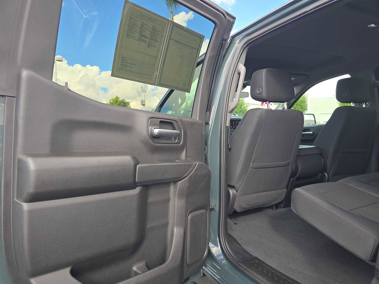 Used 2025 Chevrolet Silverado 1500 Custom Trail Boss w/ Turbomax Blackout Package image 17