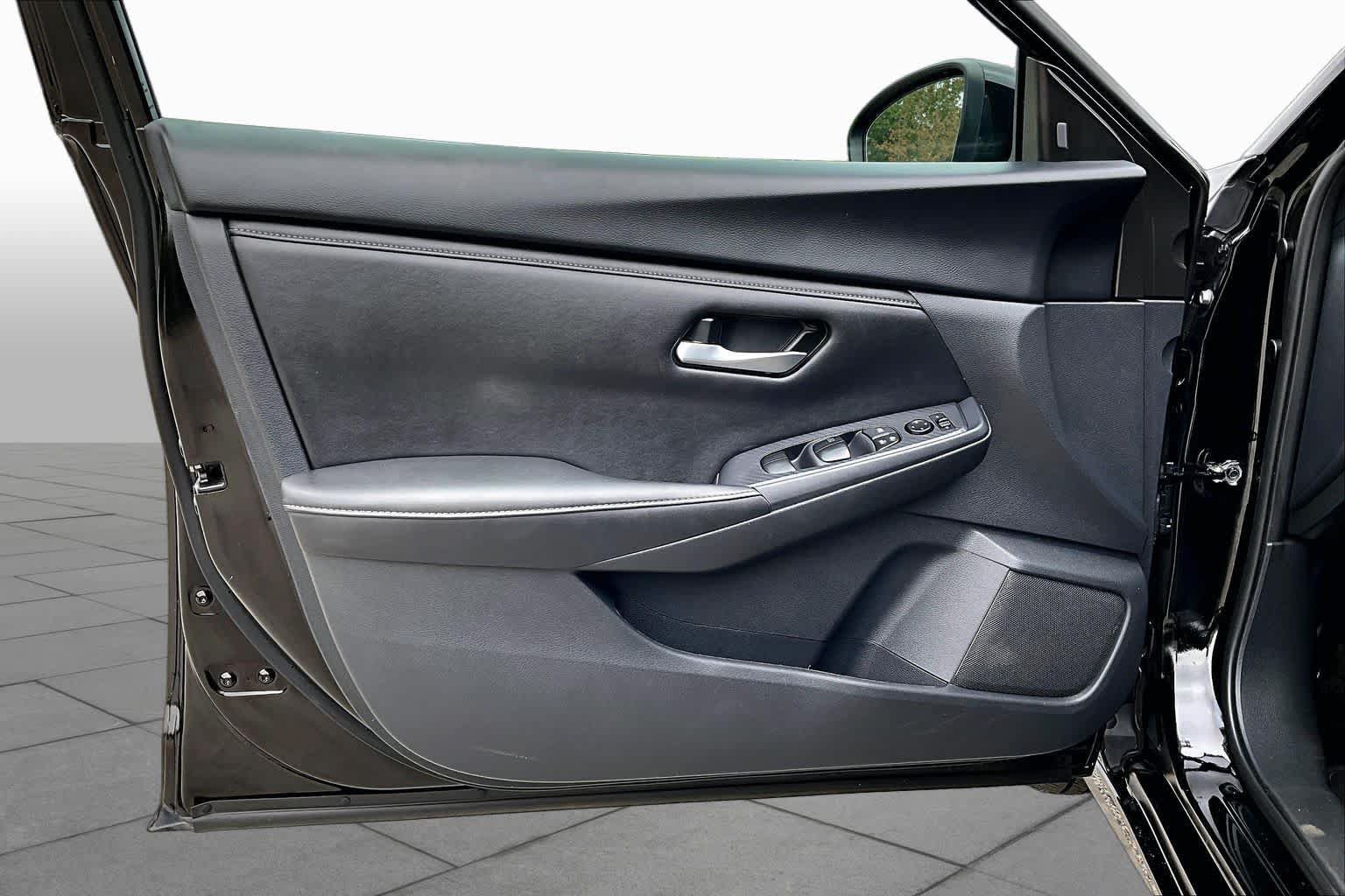 Used 2024 Nissan Sentra SV FWD image 22