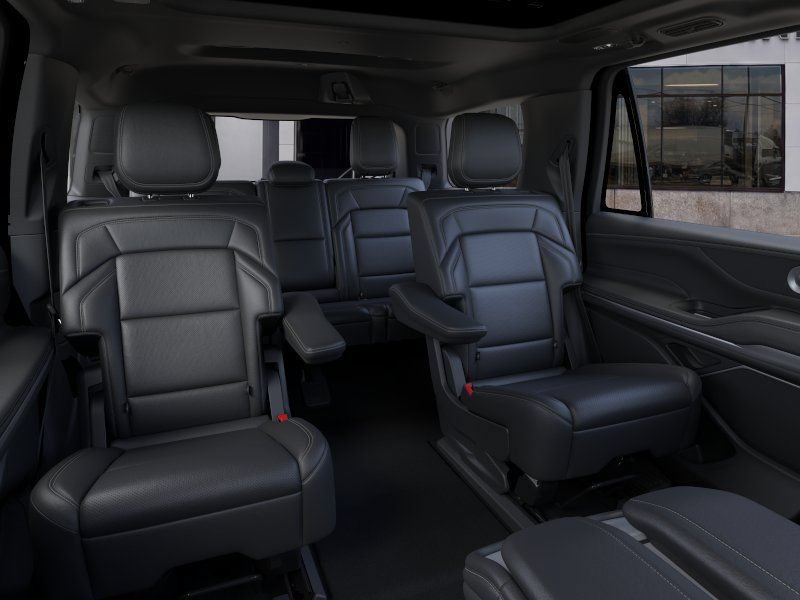 New 2026 Lincoln Navigator Reserve w/ Jet Appearance Package AWD/4WD image 11
