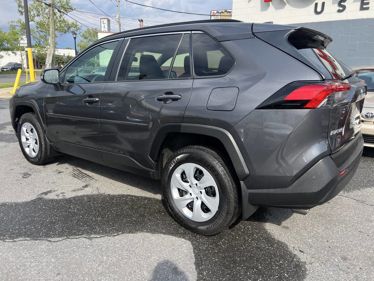 Used 2019 Toyota RAV4 LE w/ All Weather Liner Package AWD/4WD image 6