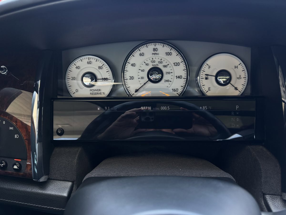 Used 2014 Rolls-Royce Ghost RWD image 36