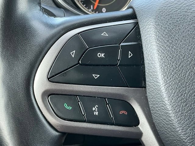Used 2020 Jeep Cherokee Limited AWD/4WD image 28