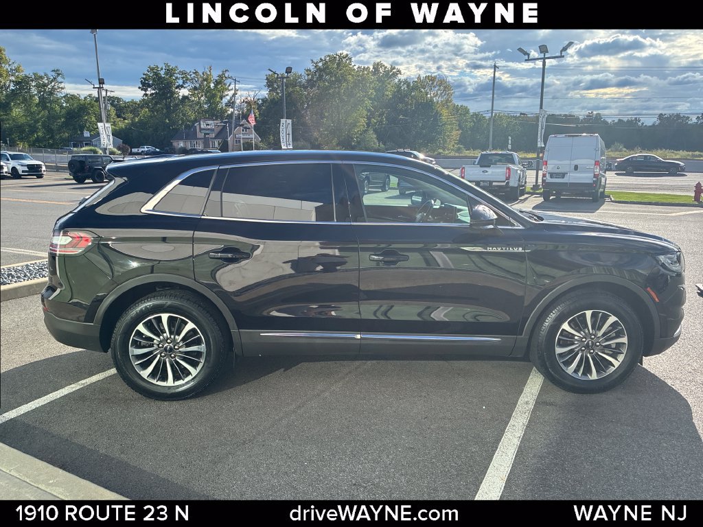 Certified 2023 Lincoln Nautilus AWD w/ Premium Package image 9