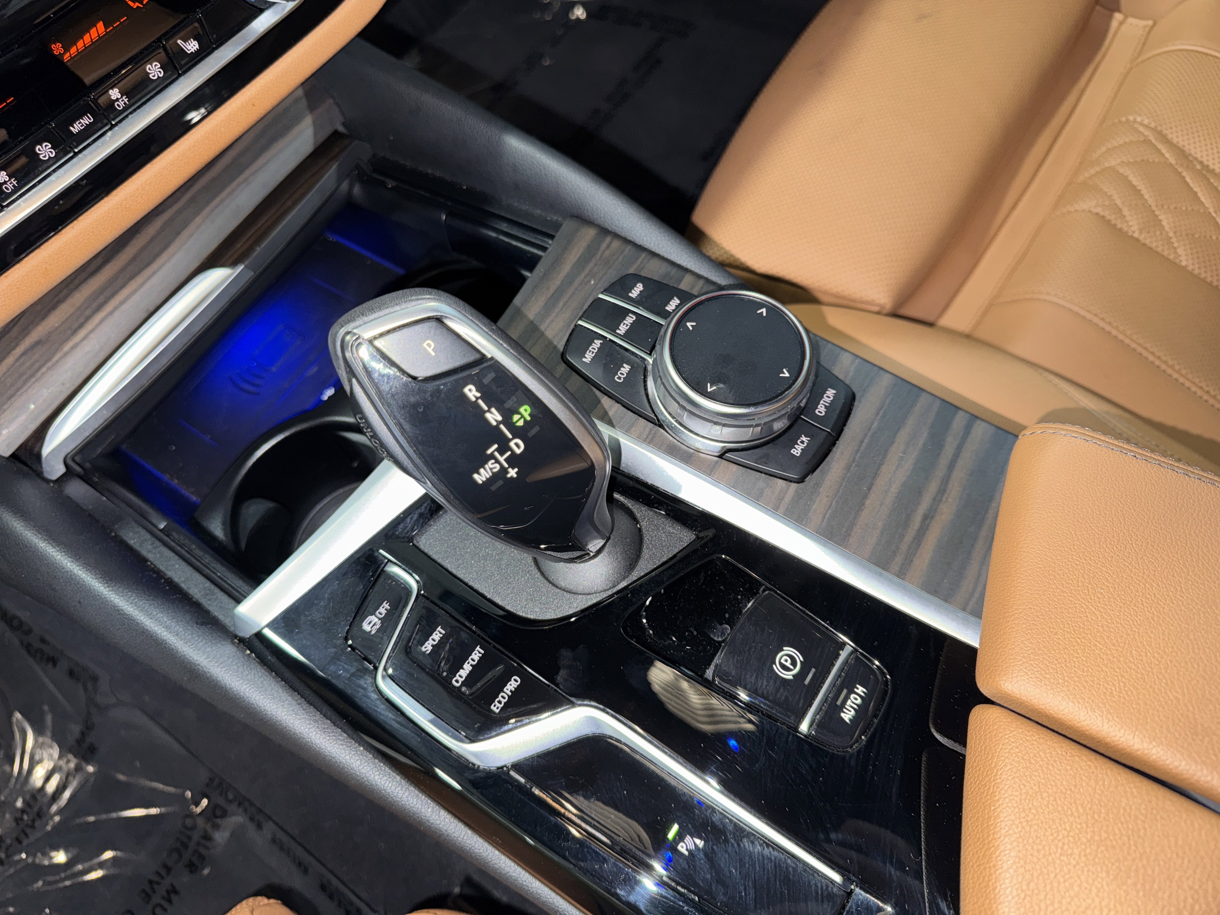 Certified 2023 BMW 530i w/ Premium Package RWD image 28