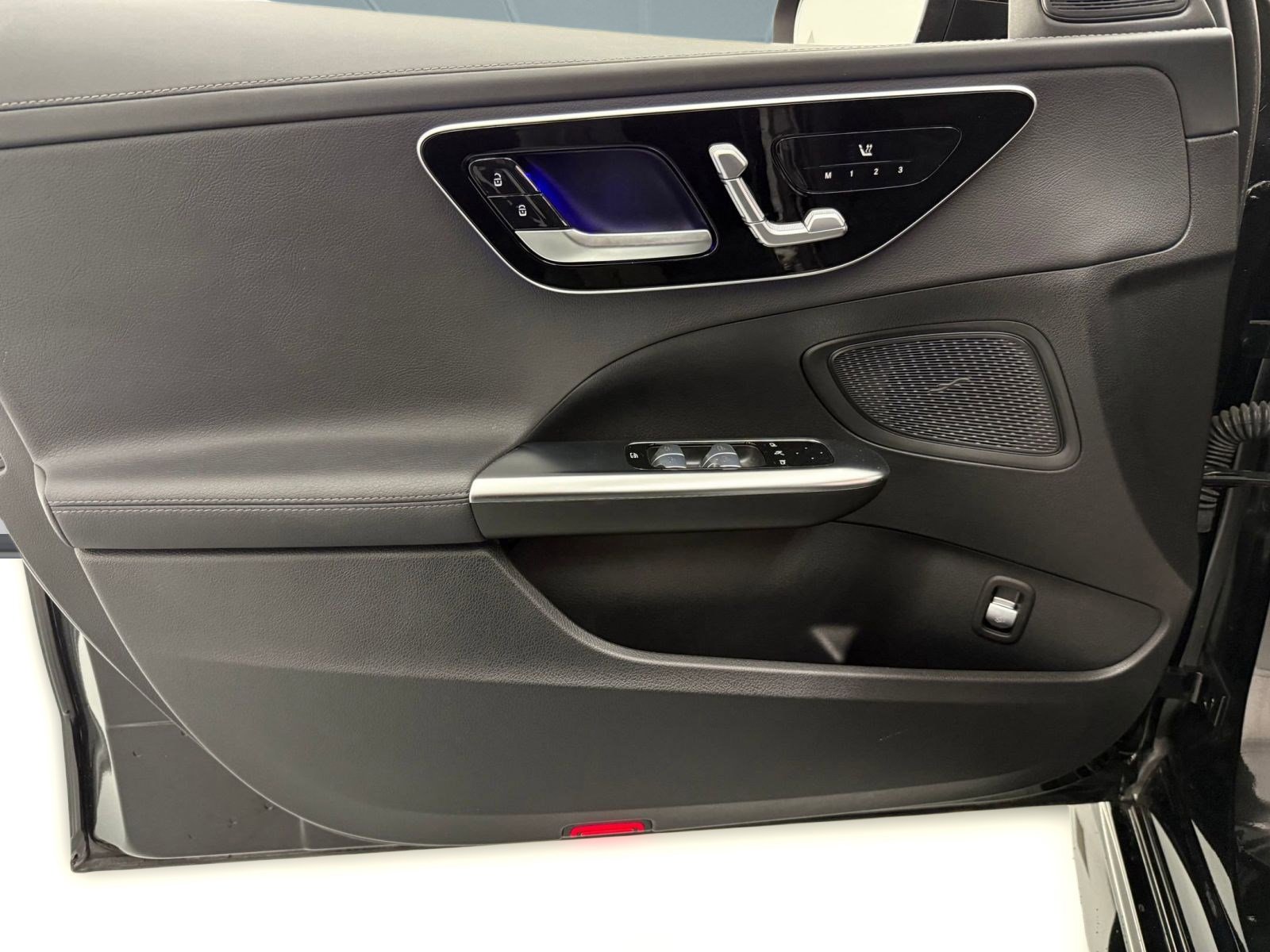 Used 2023 Mercedes-Benz C 300 Sedan image 10