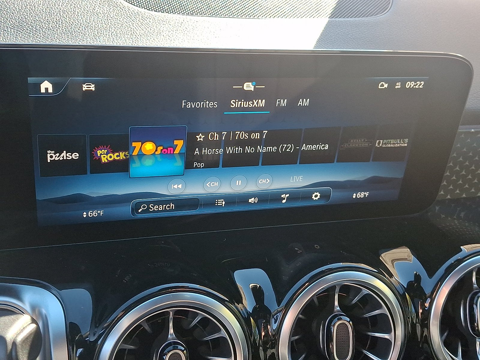 New 2026 Mercedes-Benz GLB 250 4MATIC image 15