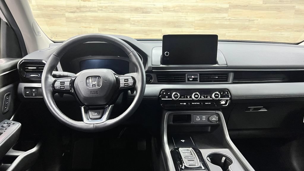 Used 2025 Honda Pilot Elite video 2