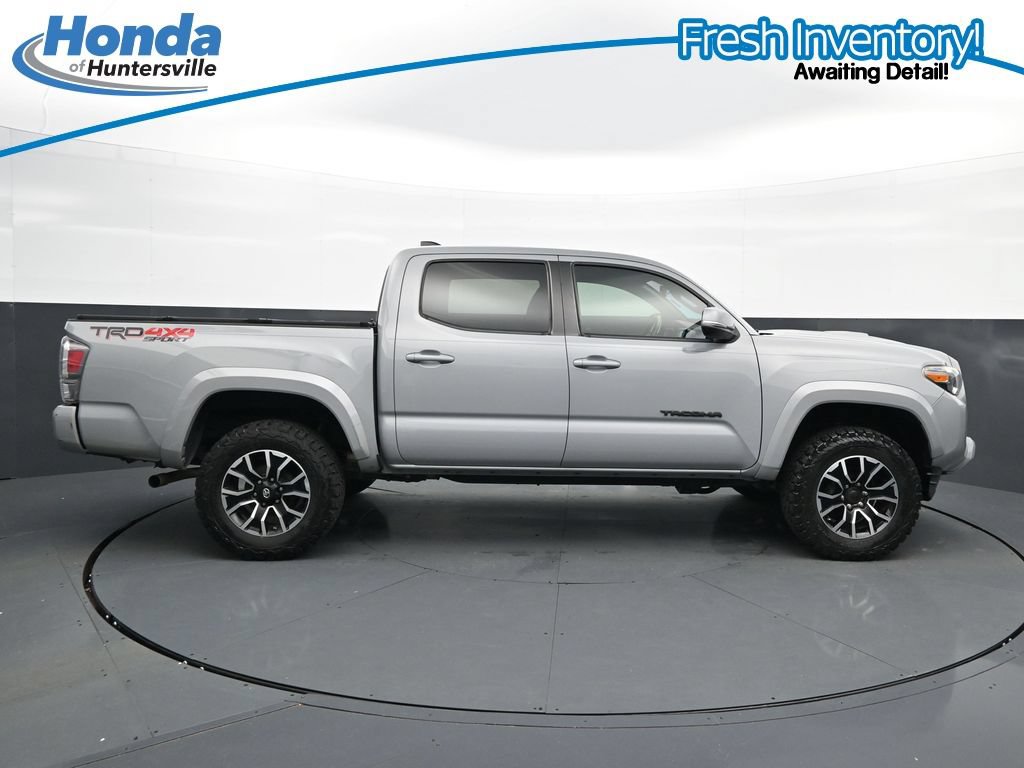 Used 2020 Toyota Tacoma TRD Sport AWD/4WD image 11