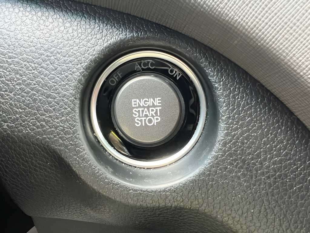 Used 2014 Hyundai Santa Fe GLS FWD image 23