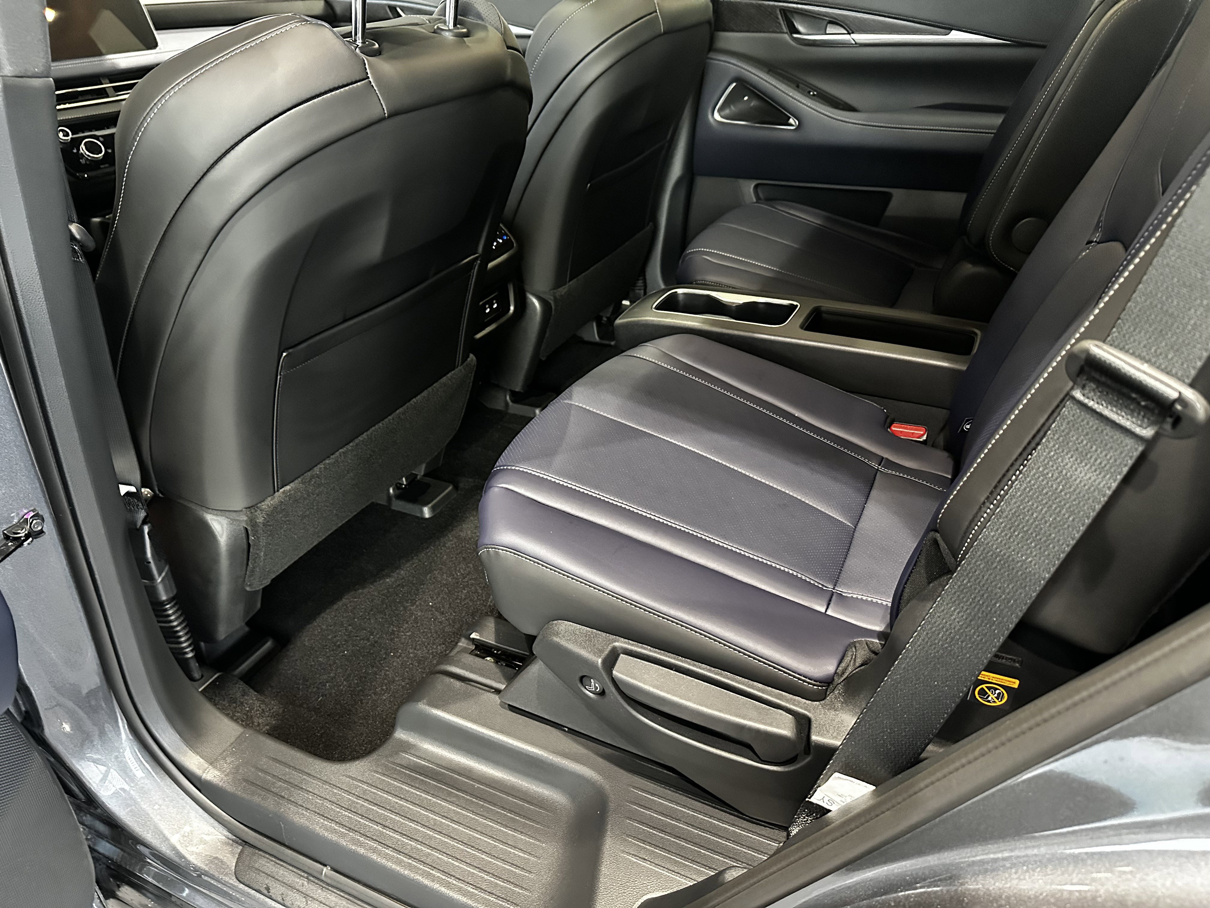 New 2026 INFINITI QX60 Sport w/ Dark Cargo Package image 12