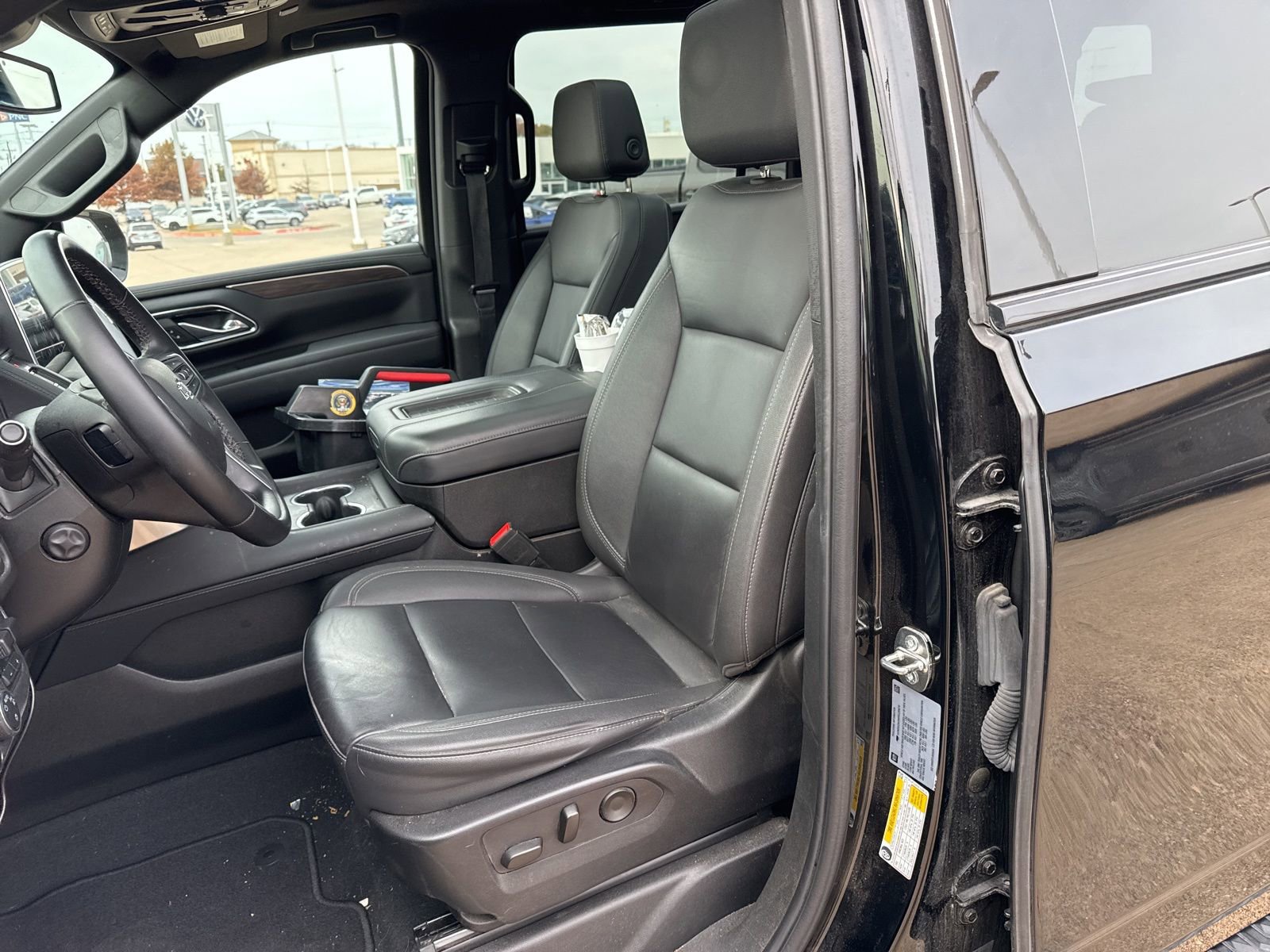 Used 2024 Chevrolet Suburban Z71 w/ Luxury Package image 12