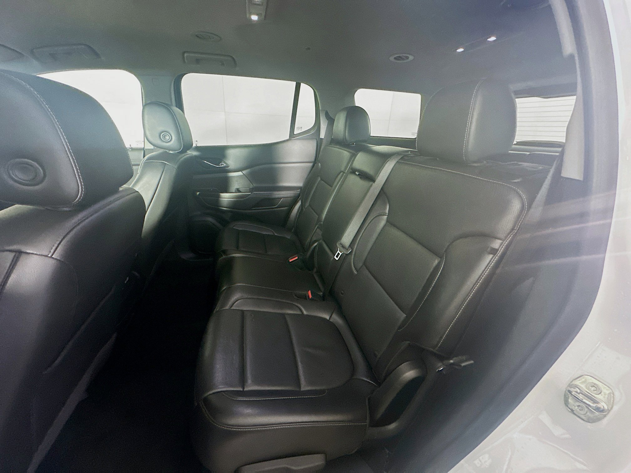 Used 2023 GMC Acadia SLT image 29