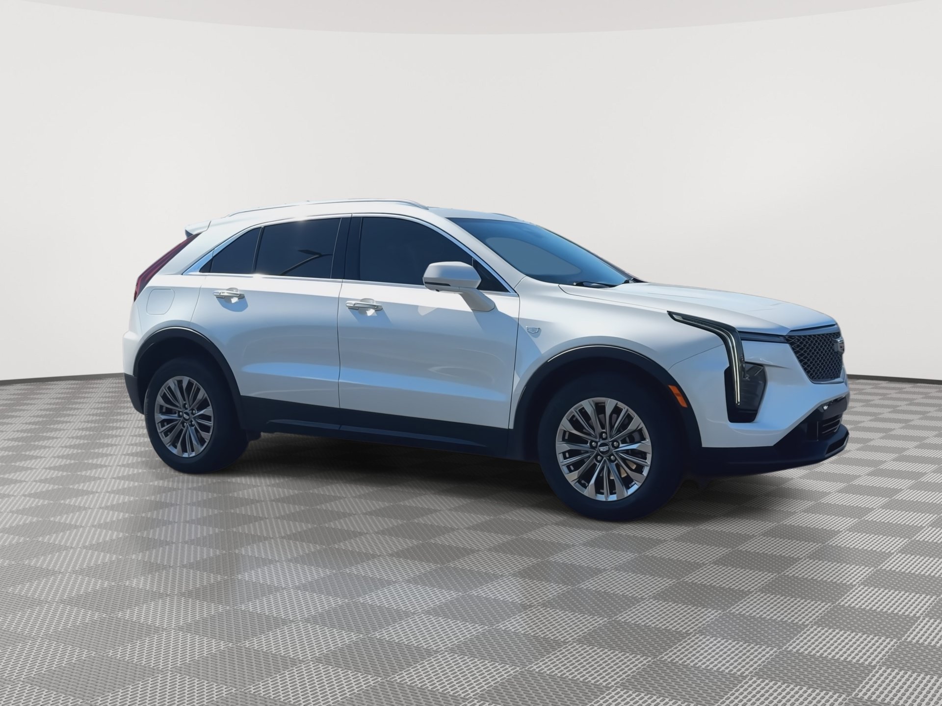 Used 2025 Cadillac XT4 Premium Luxury w/ Technology Package FWD image 2