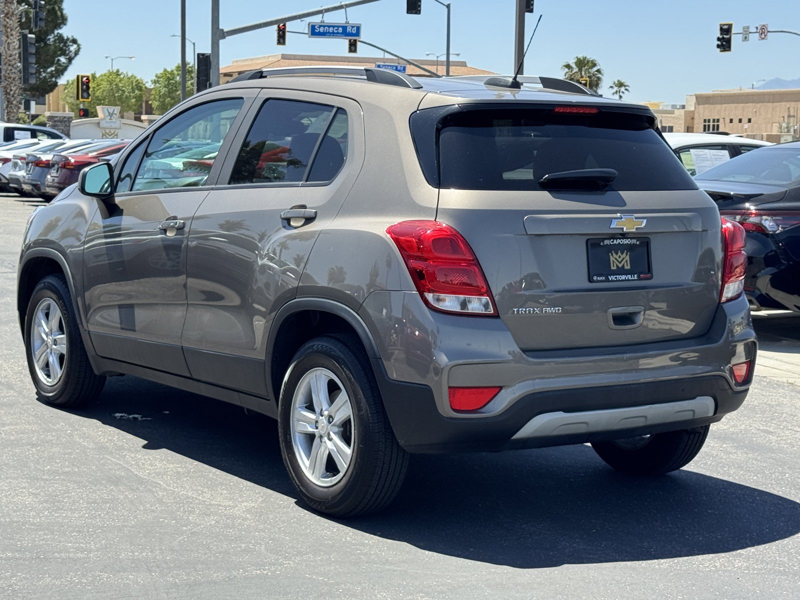 Used 2022 Chevrolet Trax LT w/ LT Convenience Package AWD/4WD image 4