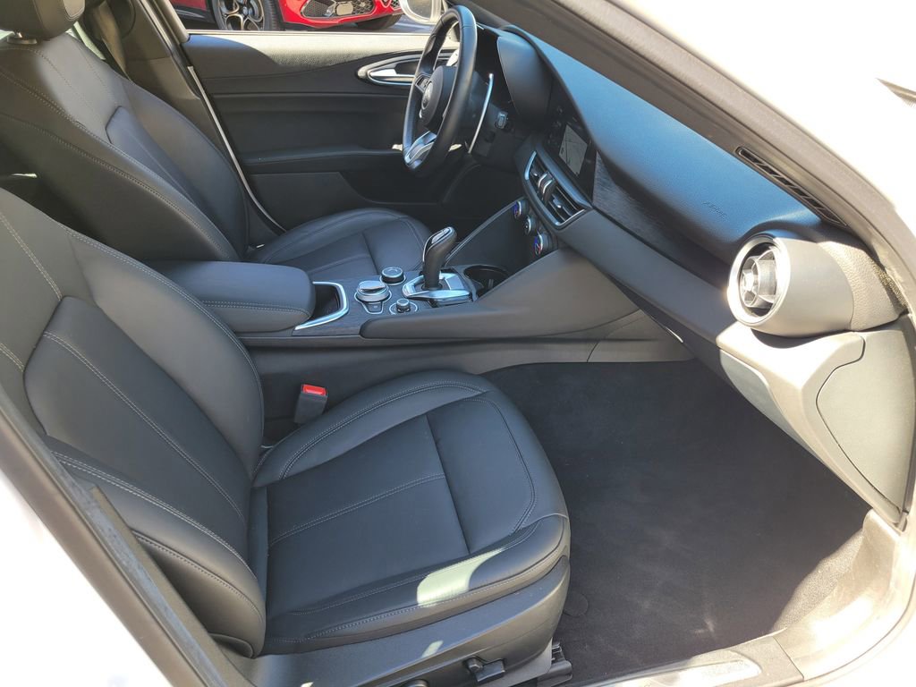Used 2024 Alfa Romeo Giulia Sprint image 18