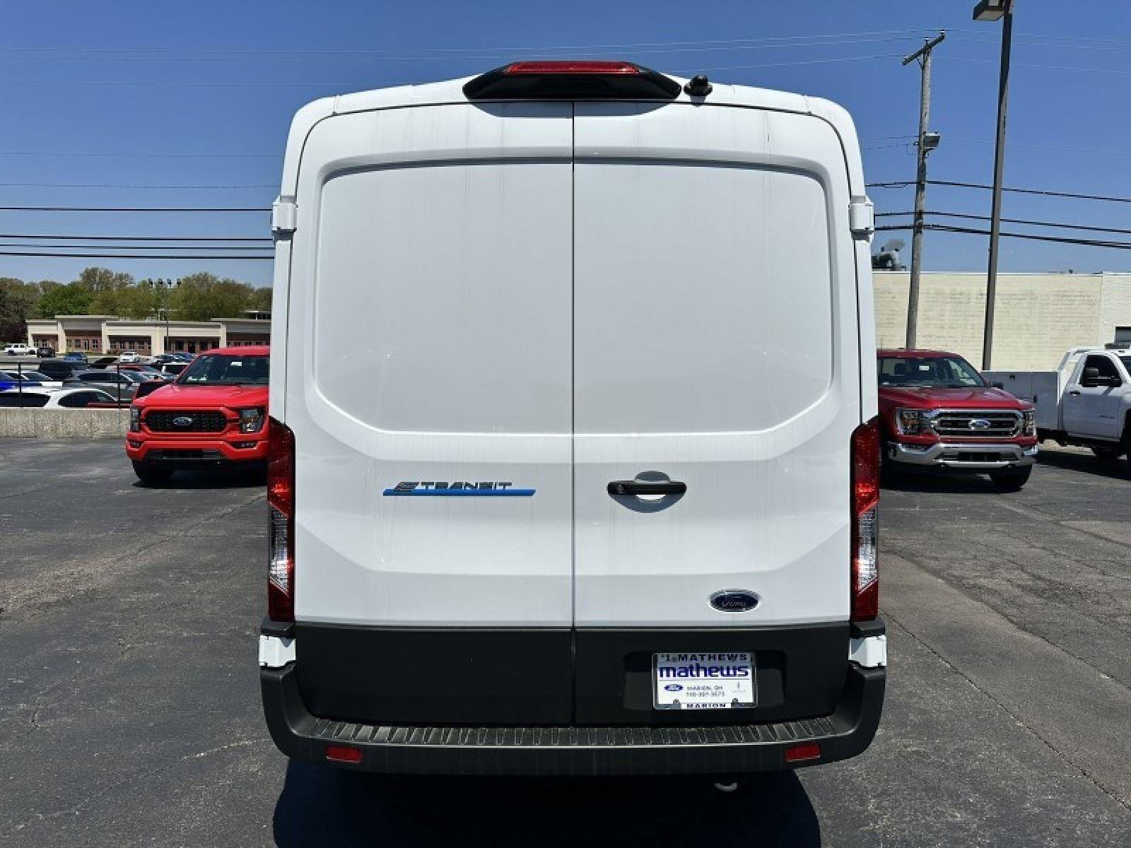 Used 2023 Ford E-Transit Medium Roof image 6