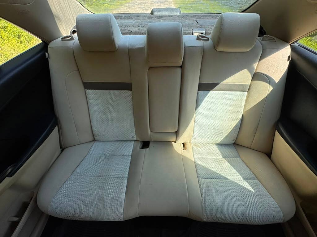 Used 2012 Toyota Camry FWD image 17