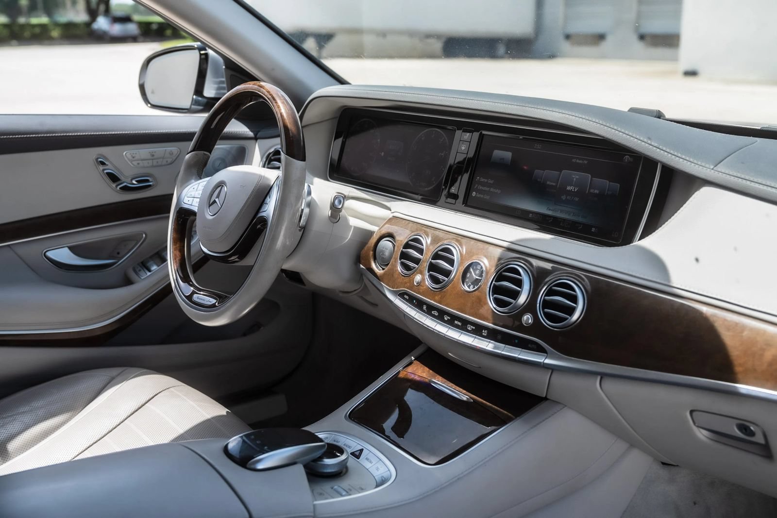 Used 2016 Mercedes-Benz S 550 Sedan image 25