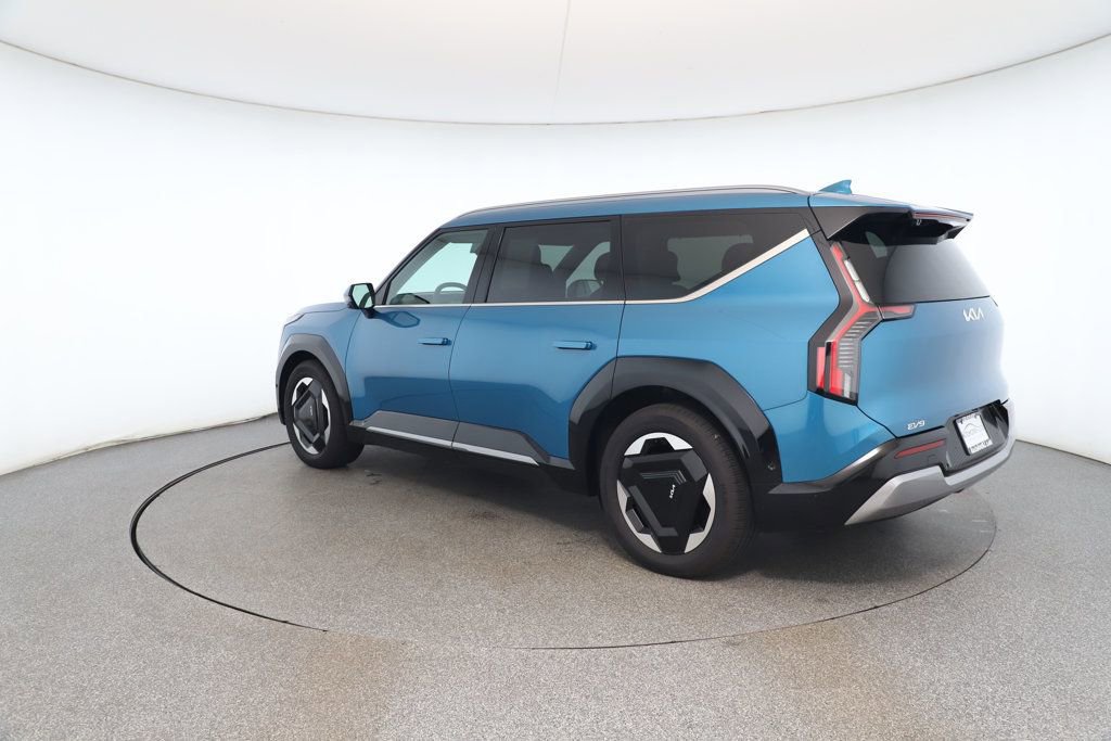 Used 2024 Kia EV9 Land image 3