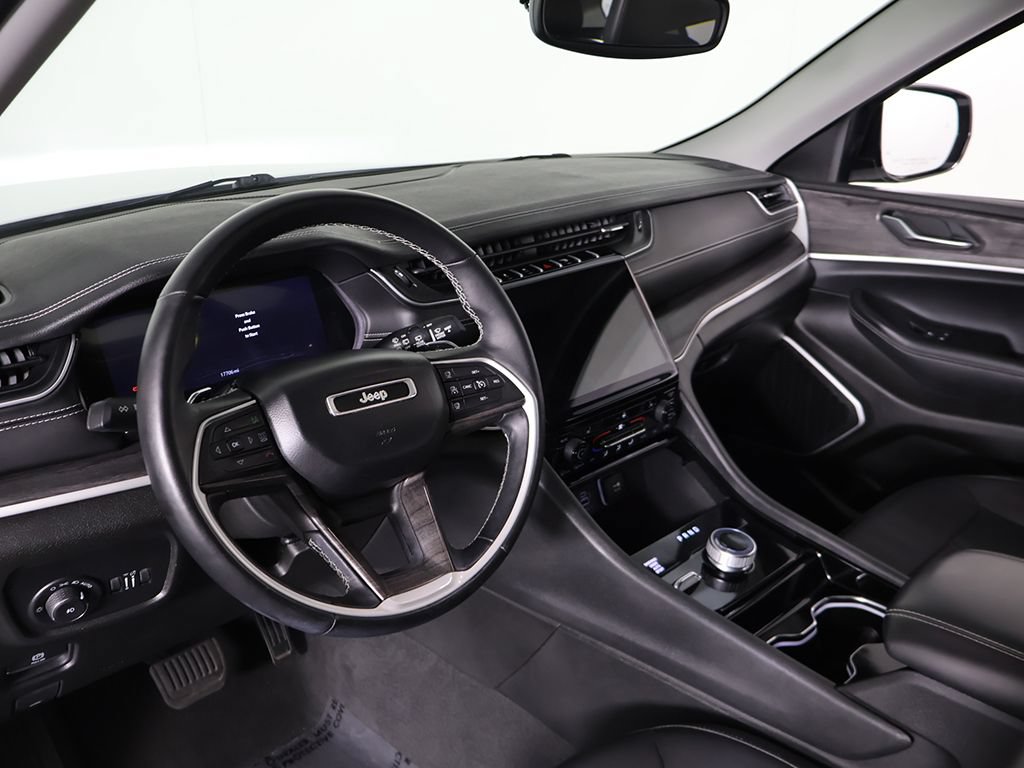 Used 2022 Jeep Grand Cherokee Limited AWD/4WD image 31