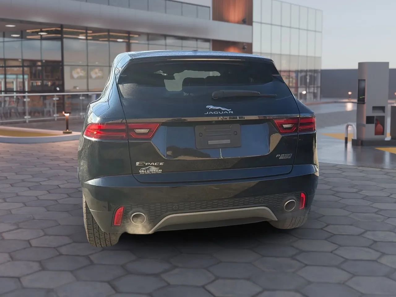 Used 2018 Jaguar E-PACE SE image 11