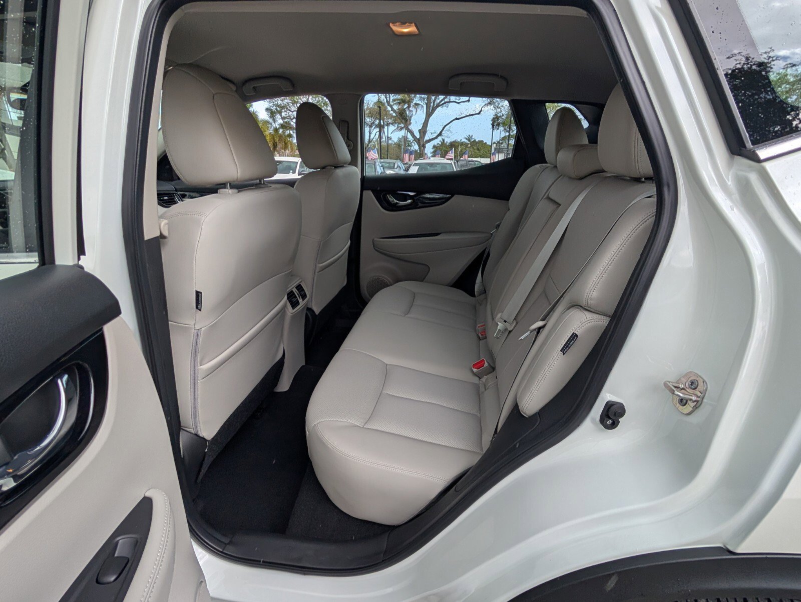 Certified 2022 Nissan Rogue Sport SL FWD image 12