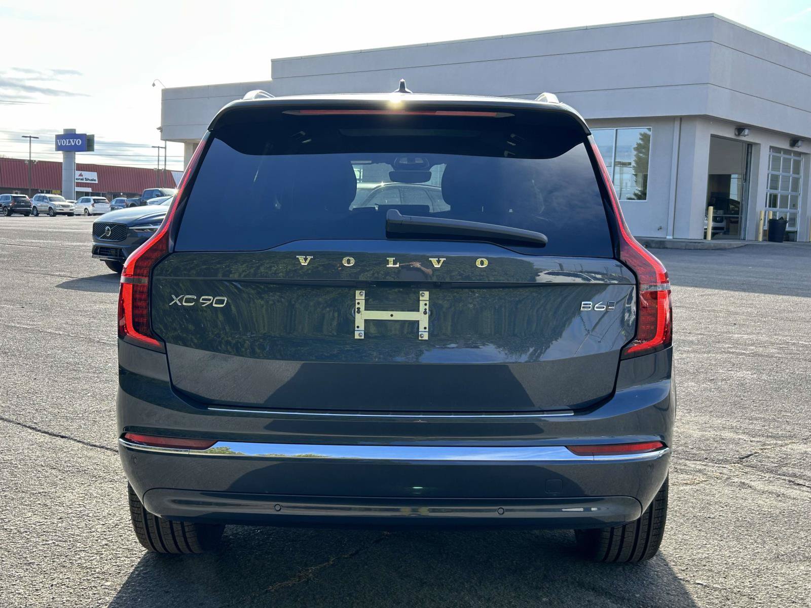 New 2026 Volvo XC90 B6 Core w/ Protection Package Premier AWD/4WD image 4