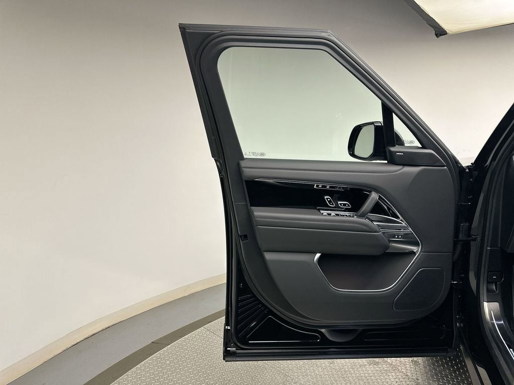 New 2026 Land Rover Range Rover SE AWD/4WD image 17