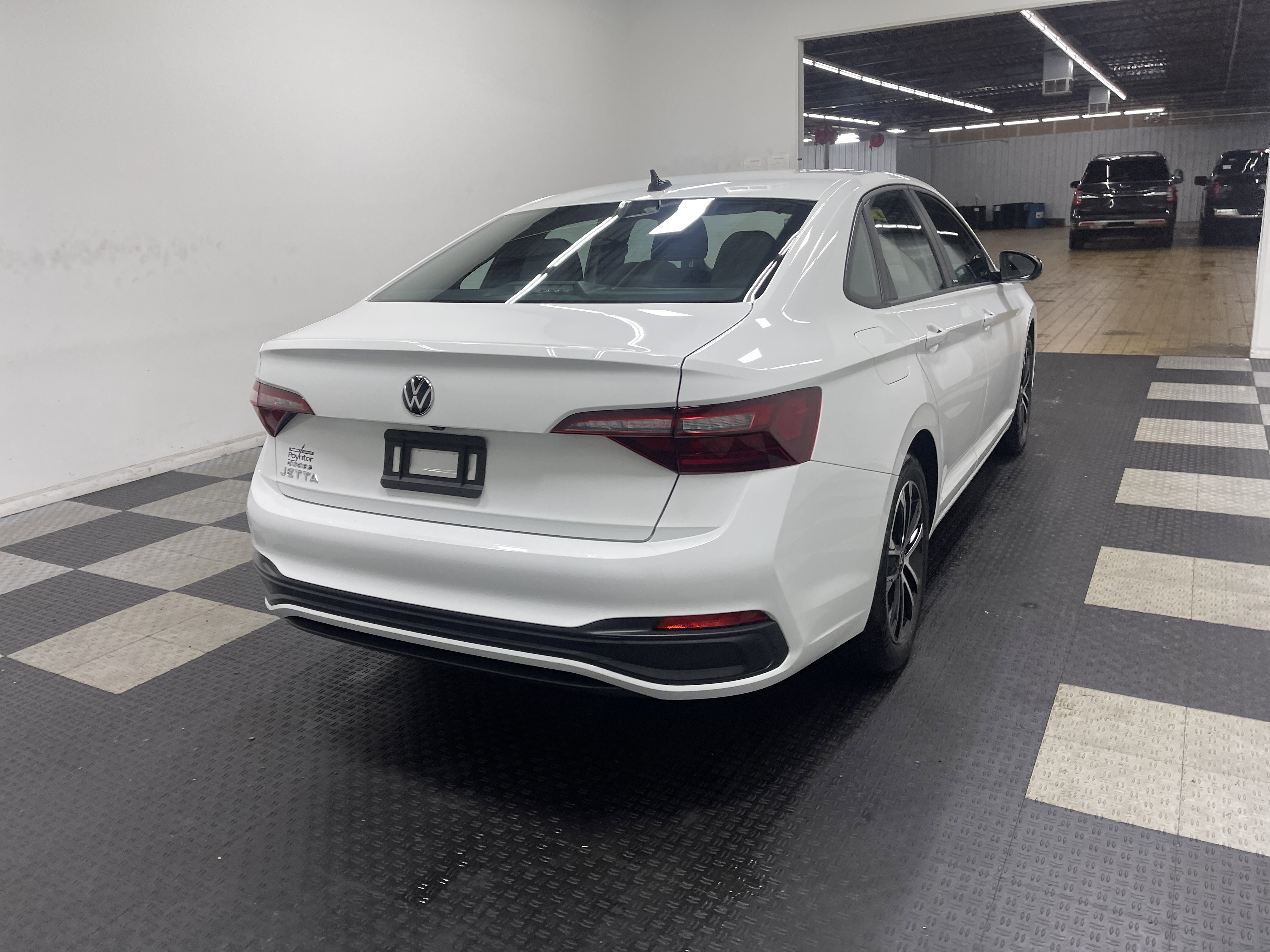 Used 2024 Volkswagen Jetta Sport image 5