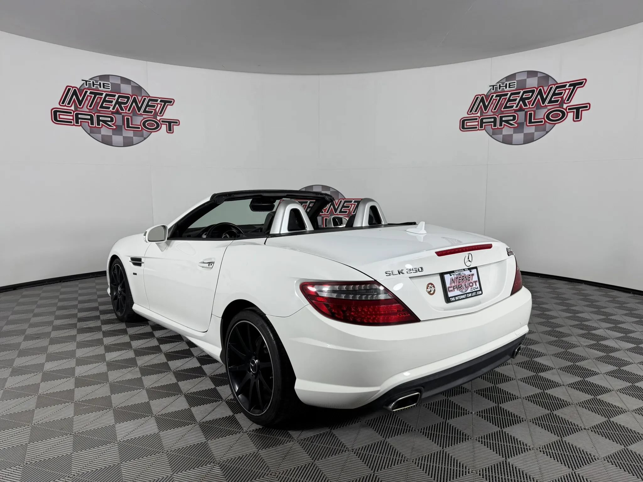 Used 2015 Mercedes-Benz SLK 250 image 8