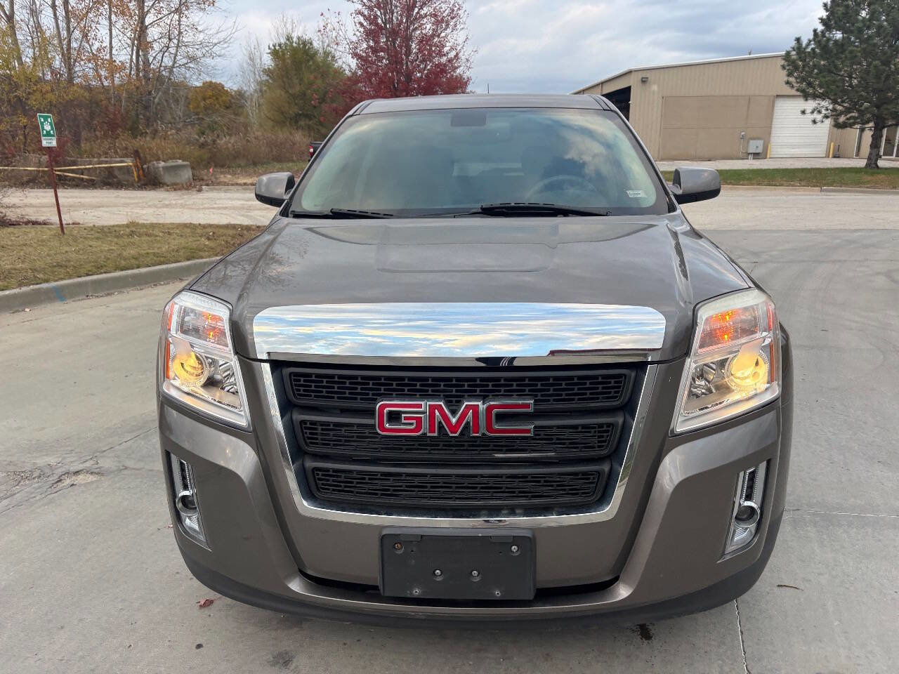 Used 2010 GMC Terrain SLE image 3