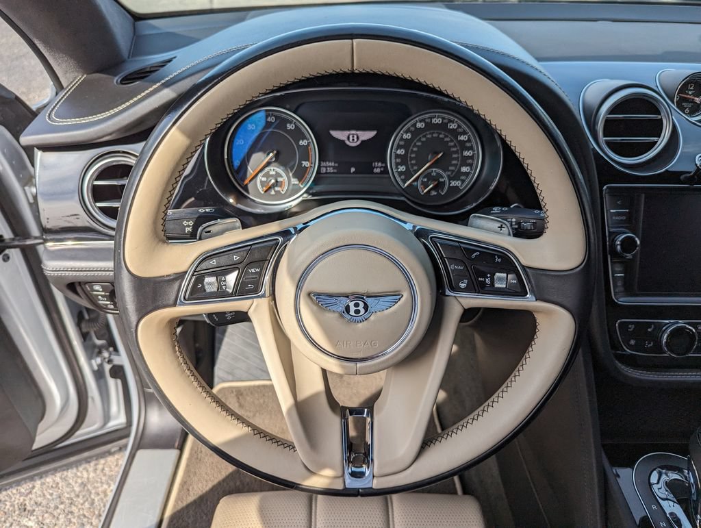 Used 2018 Bentley Bentayga AWD/4WD image 15