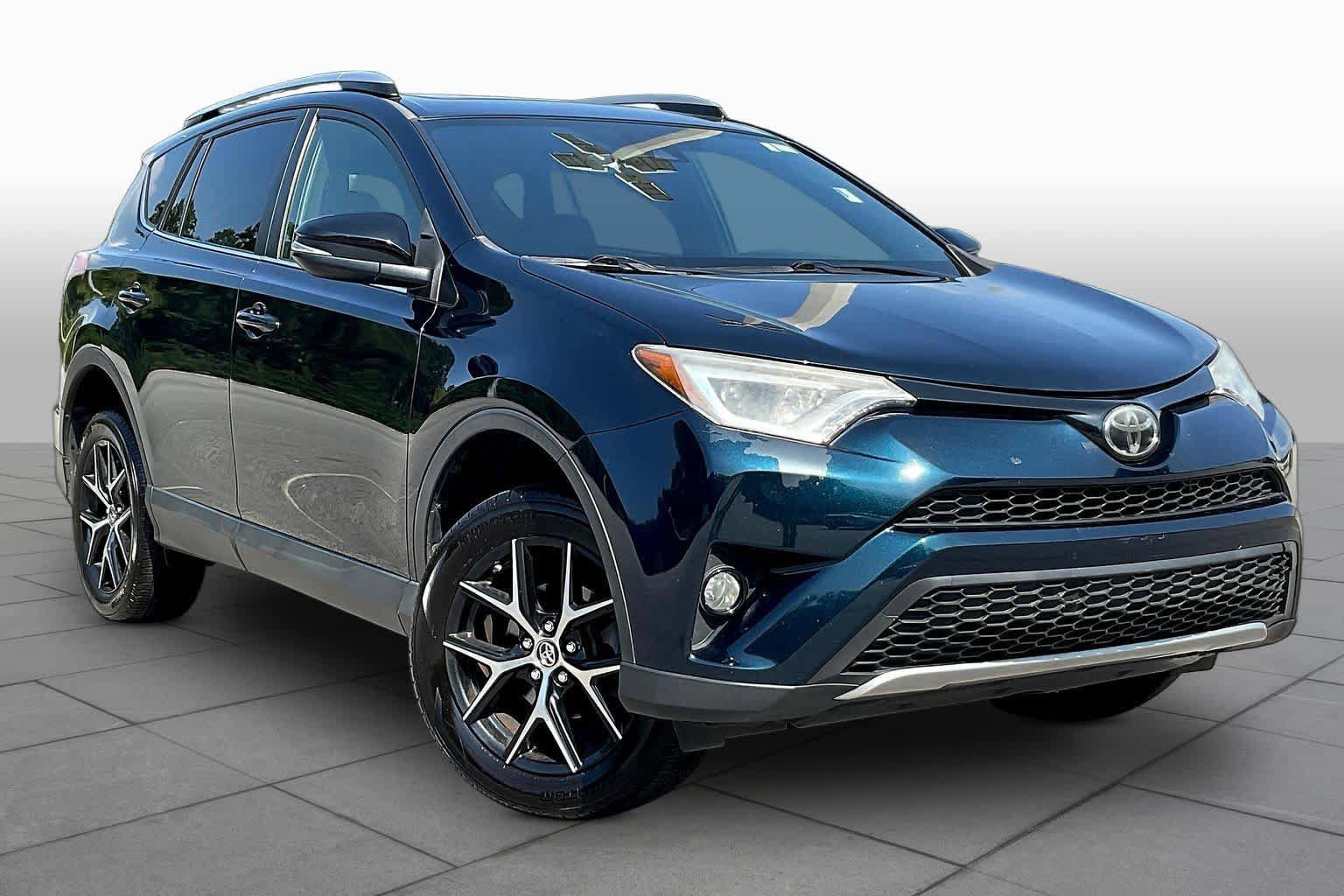 Used 2017 Toyota RAV4 SE w/ Power Extra Value Package FWD image 3