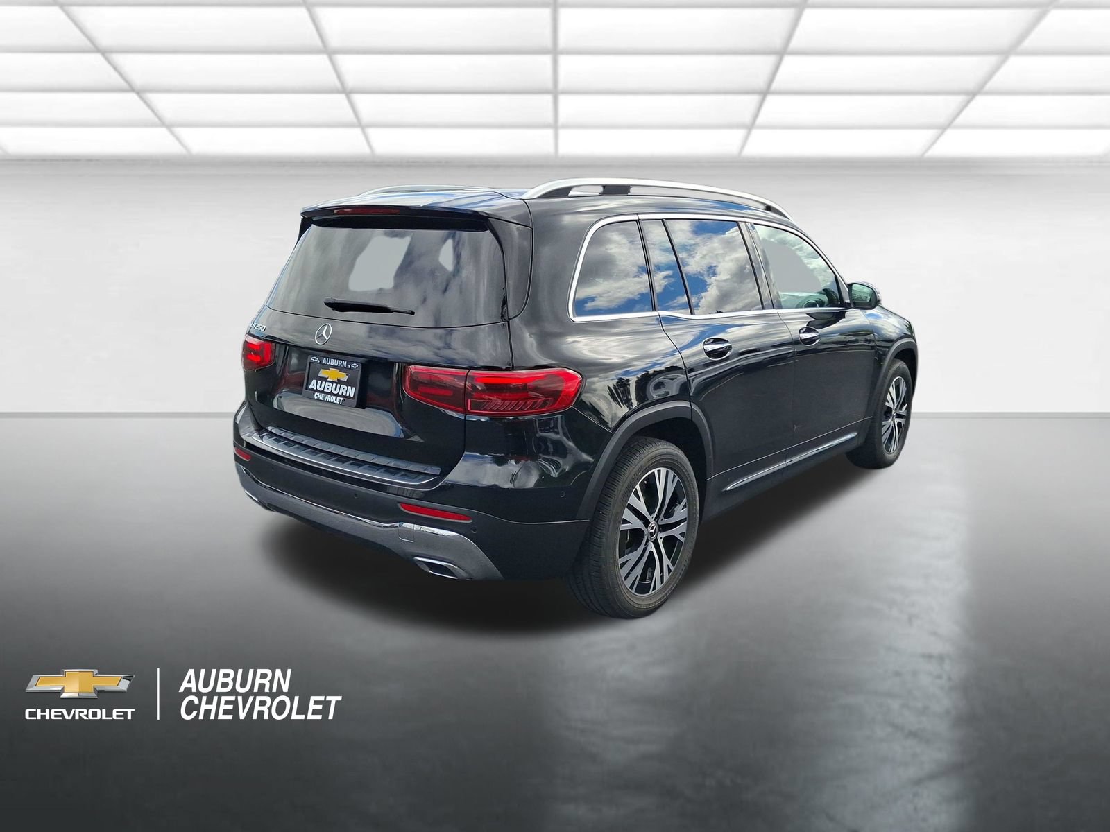Used 2024 Mercedes-Benz GLB 250 image 3