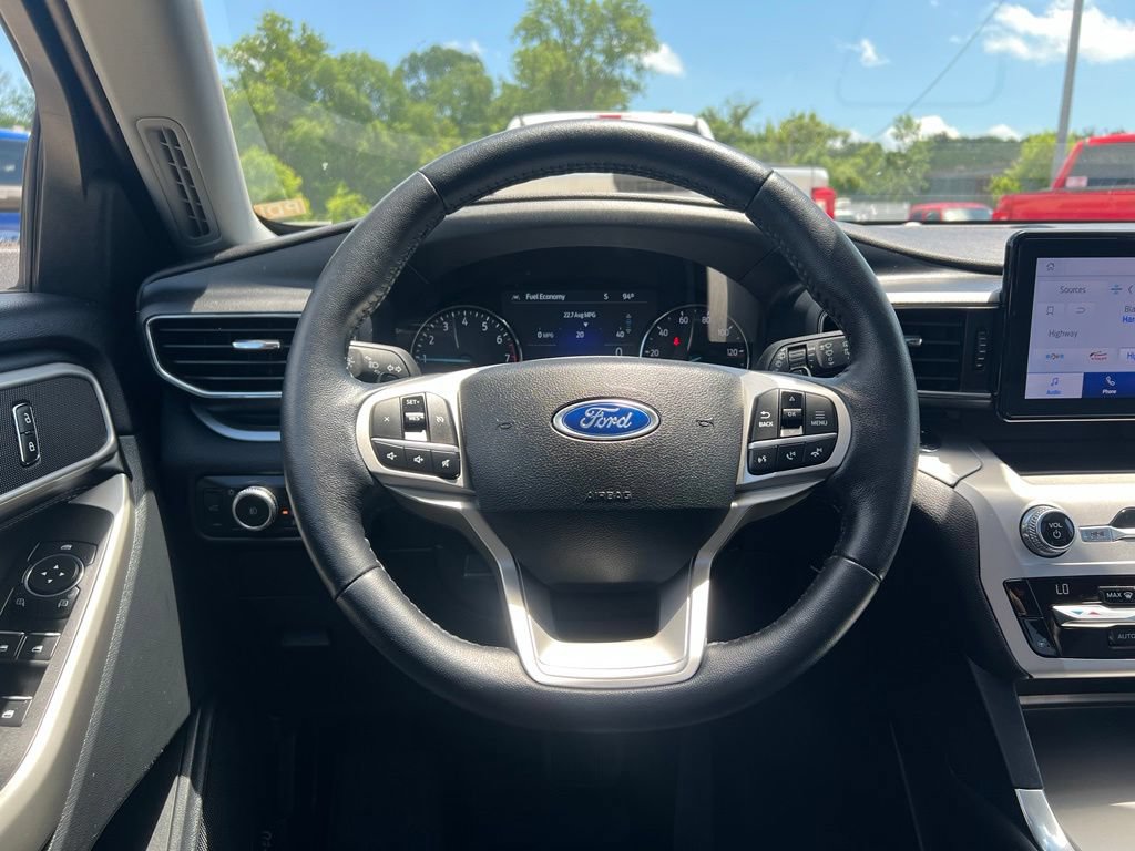 Used 2021 Ford Explorer XLT w/ Equipment Group 202A AWD/4WD image 38